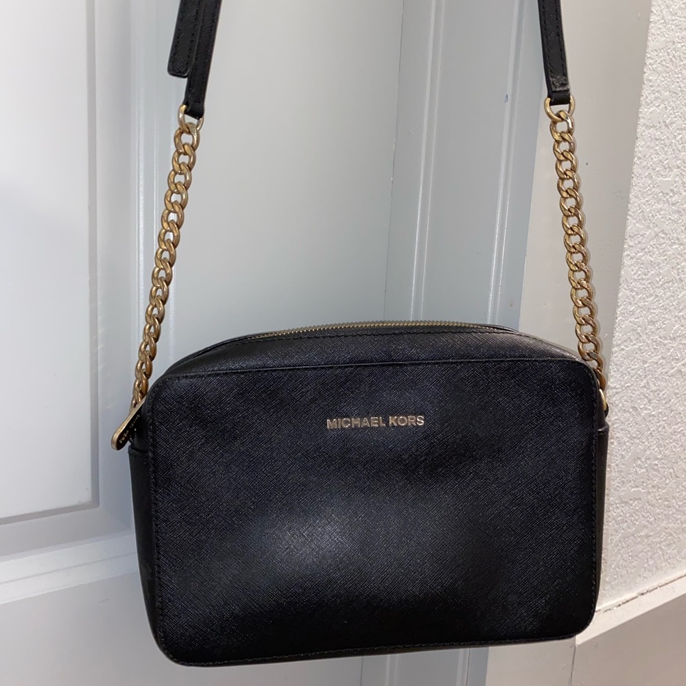 Black michael kors crossbody purse